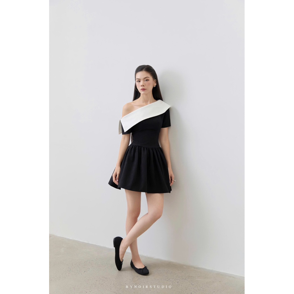 Margot Dress -  Váy lệch vai vạt trắng Bynoir Studio