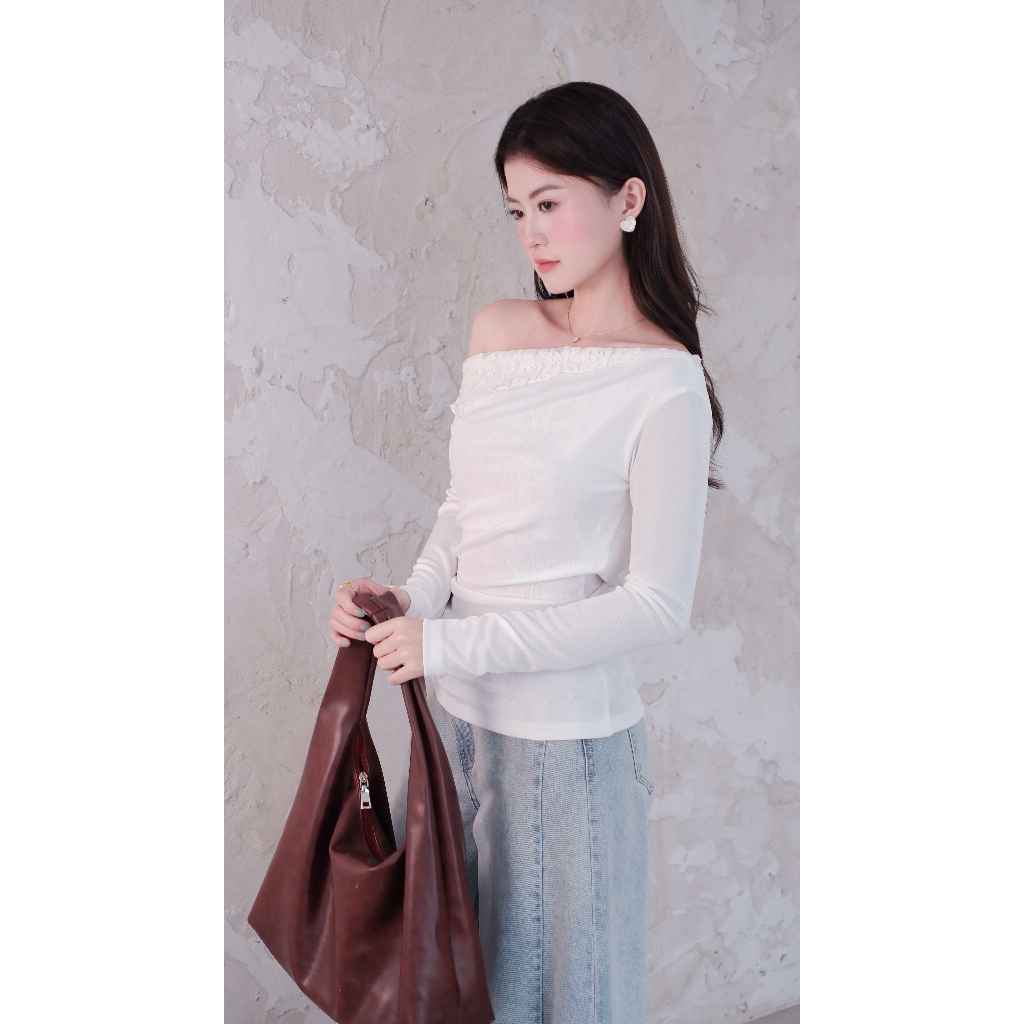 Áo Kiểu Lệch Vai Tay Dài Chất Thun Tăm LA BOUTIQUE Phối Ren Hoa - AK010-2508LAT | BigBuy360 - bigbuy360.vn