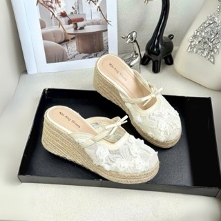 Dép Sục Nữ Quai Ren Đế Xuồng Cói Cao 6cm Thiết Kế Hoa Nổi Phối Nơ Tiểu Thư Siêu Xinh MT Shoes DN084