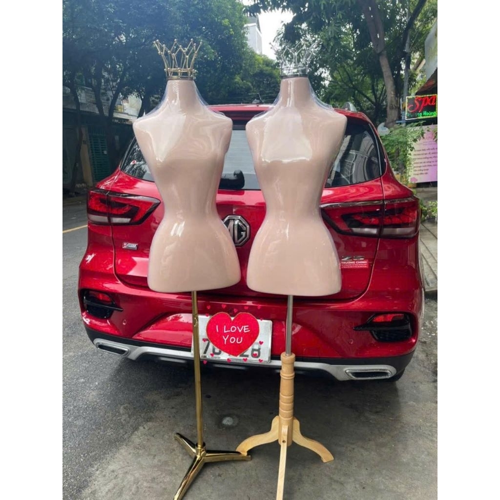 Manocanh nữ e0 nhỏ cọc giữa mặc váy, canh nữ e0 nhỏ, canh nữ không tay, manocanh nữ không tay Anki D