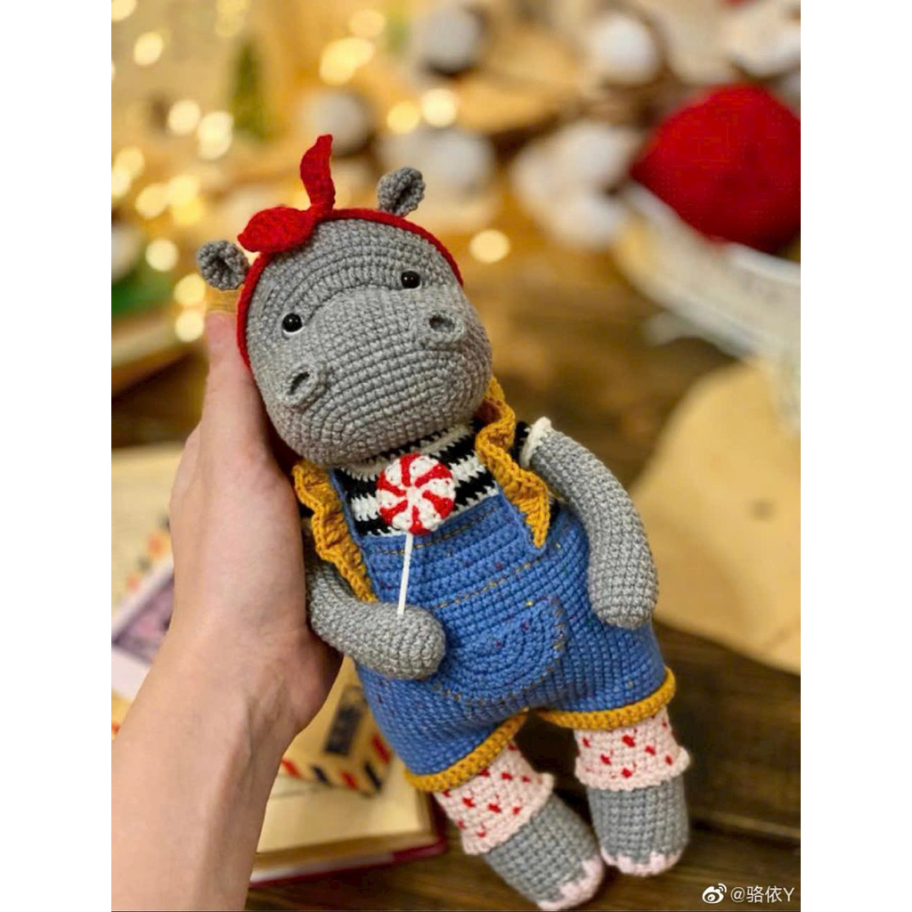 Hà mã cầm kẹo mút móc len/hippo crochet