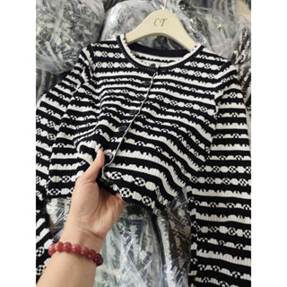 Áo khoác len, áo len nữ cardigan màu đen hoạ tiết chữ tay dài hàng QC thu đông đi chơi du lịch - LAROSA