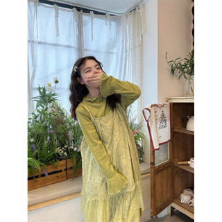 Yếm dây chấm bi phối áo thun