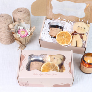 Set hộp quà nến thơm tặng người thân, bạn bè, hộp quà tặng kèm hoa và gấu móc khoá - SQ4
