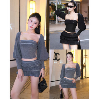  Set Ruffle Áo Cúp Ngực Tay Phồng Xẻ Và Chân Váy Ngắn Nhún Ôm Body Gợi Cảm 