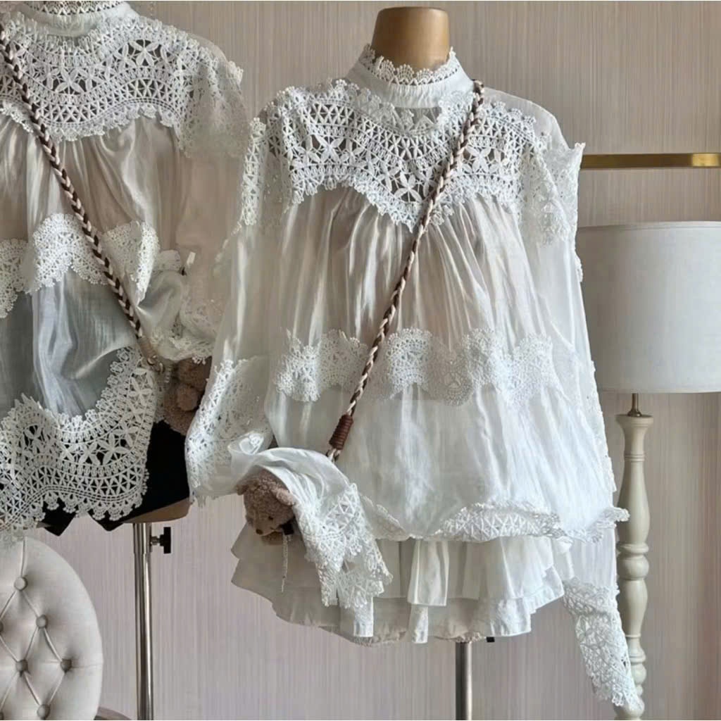 (Hàng Thiết Kế): Áo Trắng Đũi Tơ Phối Ren Bản To Viền Lượn Dài Tay Cúc Ngọc Sang Chảnh Tôn Dáng Dễ Phối Đồ - Ảnh Lollaye | BigBuy360 - bigbuy360.vn