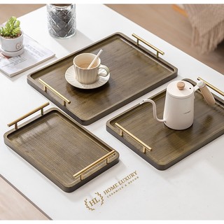  KHAY BÊ ĐỒ GỖ TRE TỰ NHIÊN CAO CẤP TAY CẦM MẠ VÀNG PVD – Khay gỗ nâu đựng phụ kiện | Khay bê đồ decor màu nâu cao cấp 