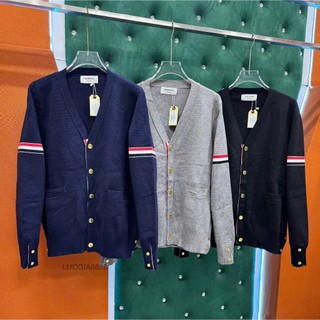  Áo cardigan họa tiết sọc vạch tay áo len cardigan họa tiết hàng dày dặn phối viền kẻ tay khuy vàng 