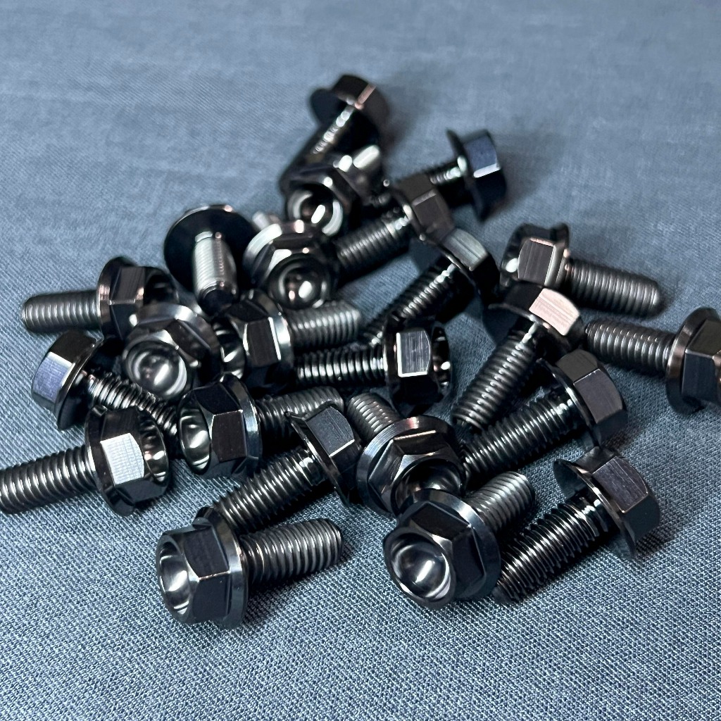 Ốc titan 6li10 bắt pát đèn trợ sáng đầu khóa | titan 6li x 10 | titan đen đầu khóa (T8)