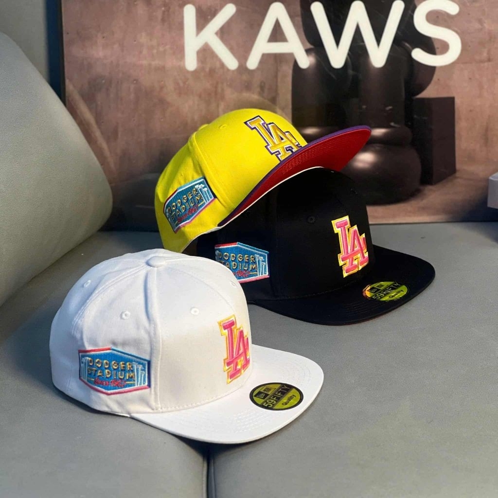 Mũ snapback , nón Hiphop LA thêu chữ phối màu khoá nút bấm