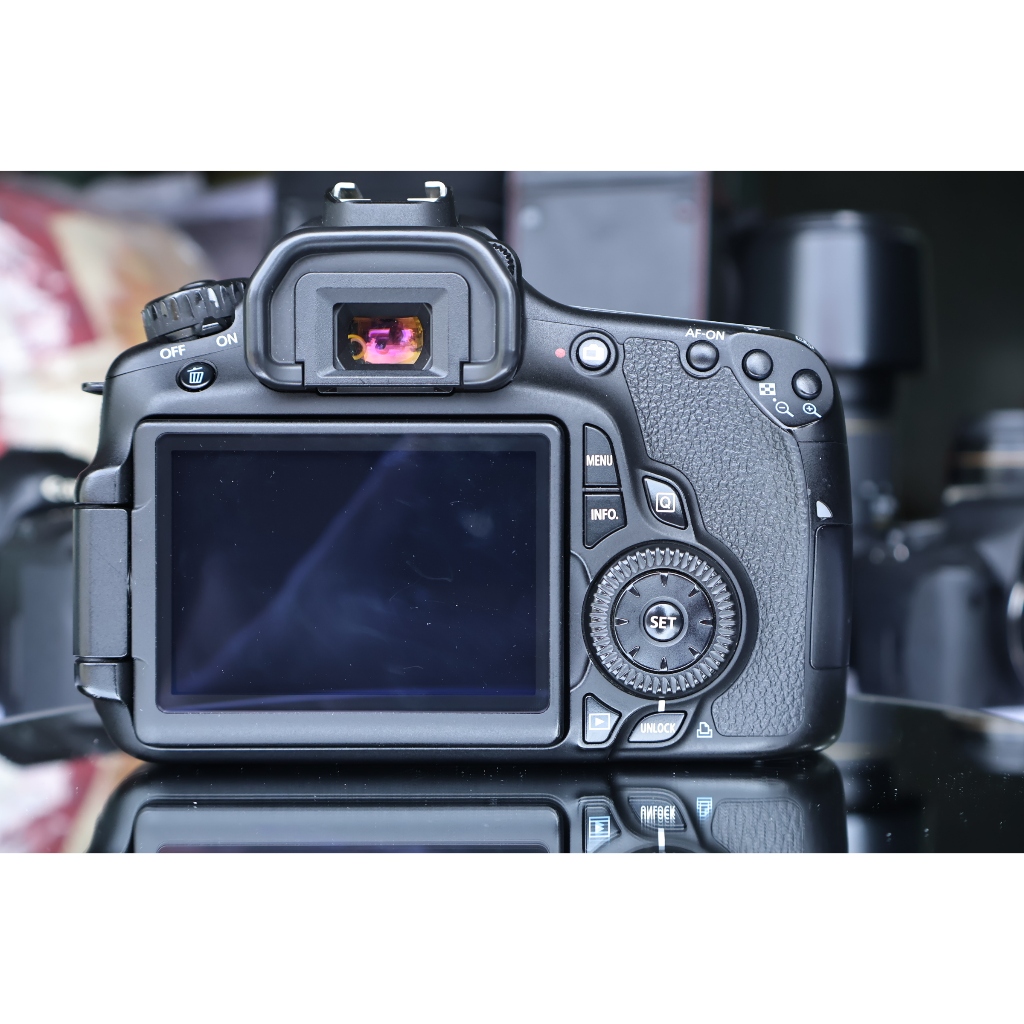 Canon 60 cực đẹp (Máy mới - màn xoay lật) - Đồ trang trí