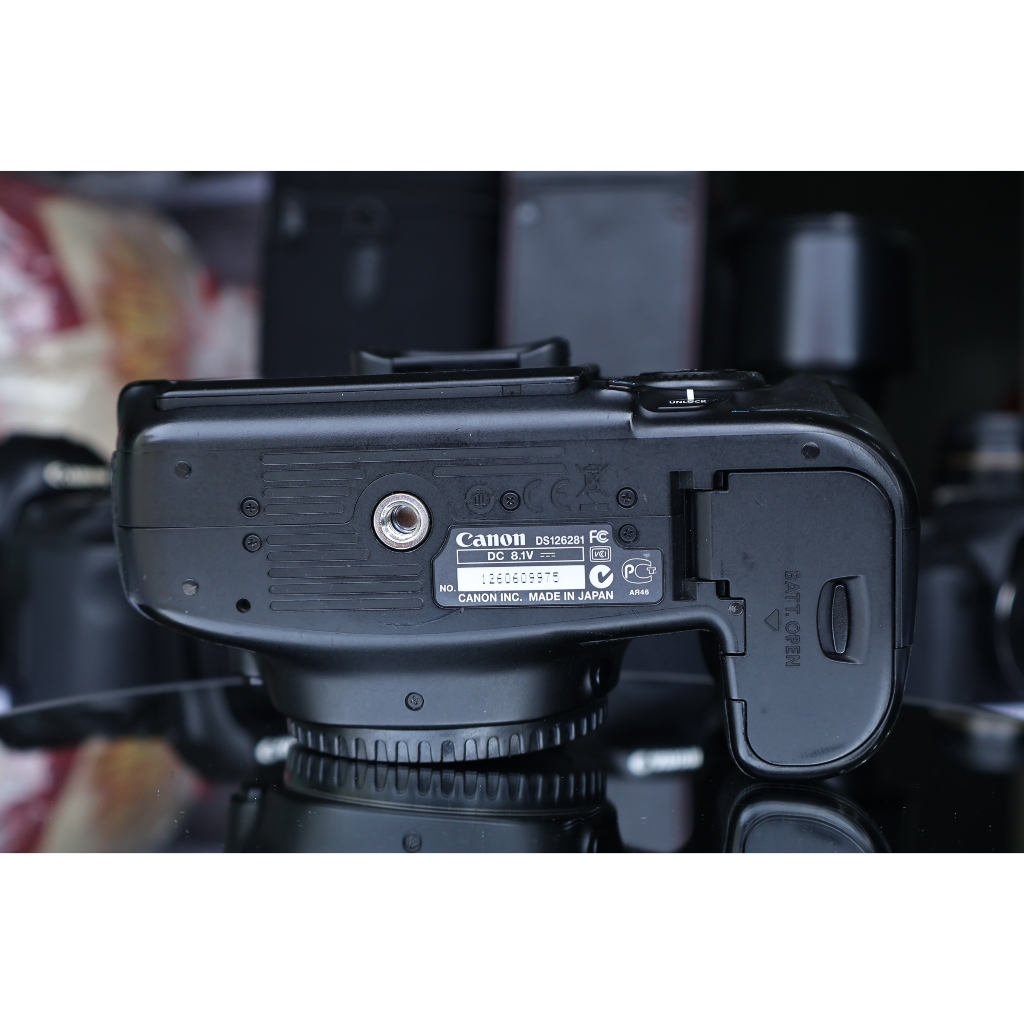 Canon 60 cực đẹp (Máy mới - màn xoay lật) - Đồ trang trí