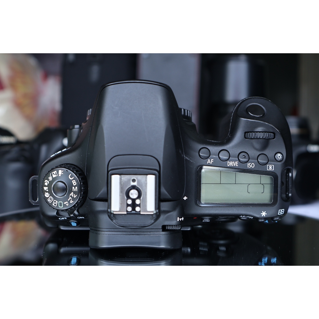 Canon 60 cực đẹp (Máy mới - màn xoay lật) - Đồ trang trí