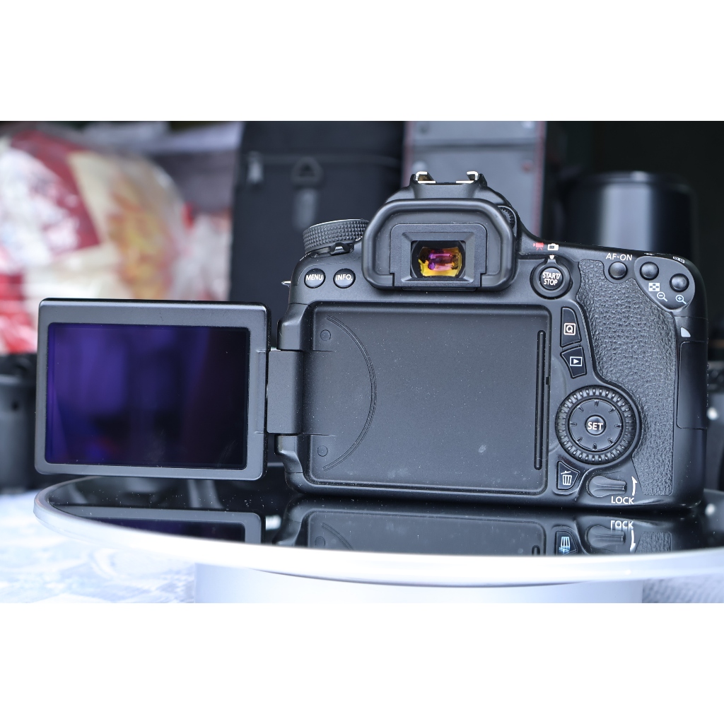 Bộ Máy ảnh Canon 70d + lens 17-85mm is usm (máy mới - màn xoay lật cảm ứng - 33k shot) Bảo hành 12 tháng - Lens máy ảnh
