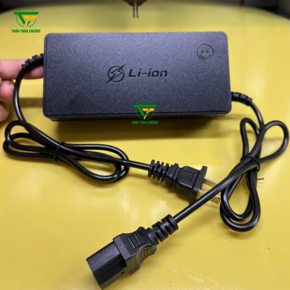 Sạc 16S - 3A Dành Cho Pin LFP Công Suất Cao 48V/58,4V Có Quạt Tản Nhiệt, Sạc Đầy Tự Ngắt