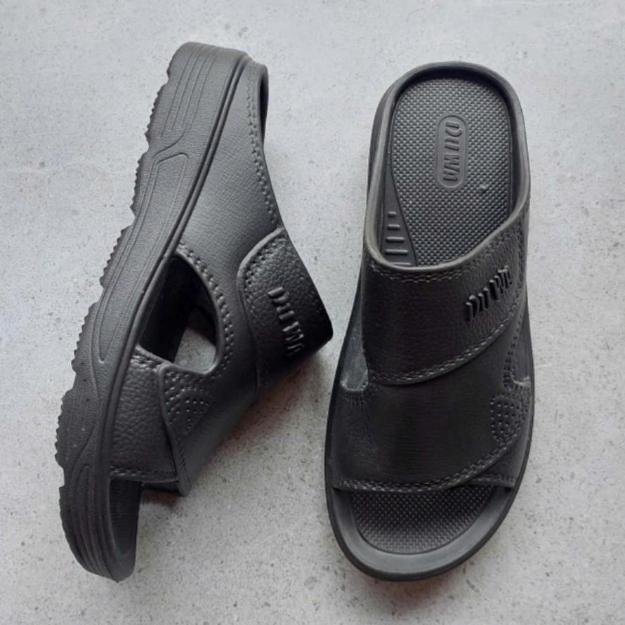 dép quai ngan nam, có 2 màu đen nâu, chất liệu cao su, dẻo, mềm, mang êm chân, thông thoáng, siêu bền, size từ 39-43.