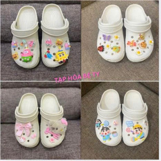 Dép Sục Nữ ( Không chữ CR) kèm charm dễ thương, chất liệu cao su êm nhẹ, thoáng khí linh hoạt dễ phối đồ