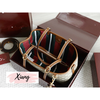 Túi xách nữ kèm charm có 3 sz.