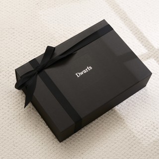  Hộp đựng quà carton lạnh bọc giấy mỹ thuật nắp cài nam châm có kèm túi giấy DWARFS Box Premium 