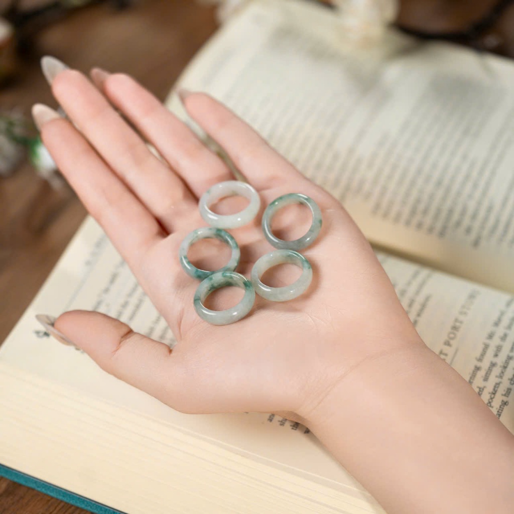  Nhẫn Ngọc Phỉ Thuý Hoa Bay Type A Tinh Tế 14-19mm - Ngọc Trai Trường Thịnh 