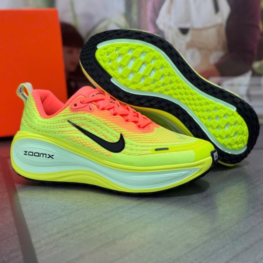 [ Ảnh Thật ] Giày Chạy Bộ Thể Thao Nam Nữ Nike Zoomx Vomero 18 Plus ' Tặng Kèm tất xịn '