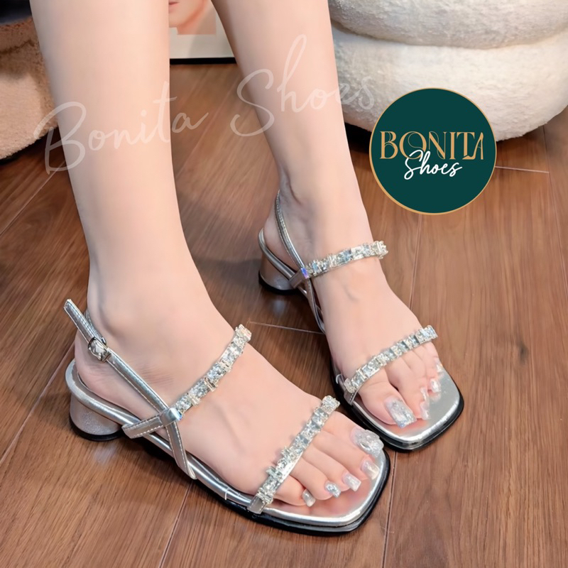 NS1 Sandal 2 quai mảnh ngang đính đá IOIOI gót tròn 5 cm (MOI 2 quai đá) - Bonita Shoes G109