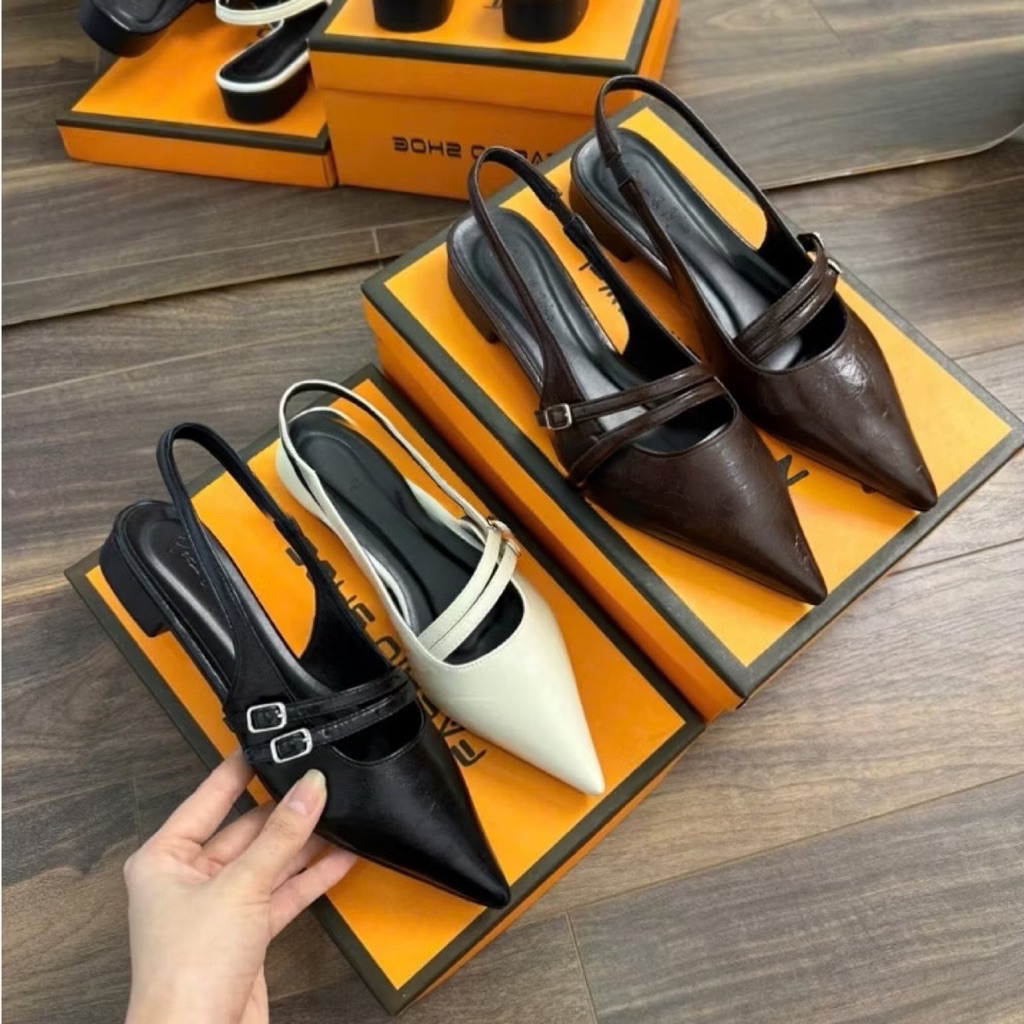 Giày sục mũi nhọn phối khóa chéo