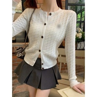  Áo Cardigan Len Dệt Kim Mỏng Cổ Tròn Dáng Ngắn Ôm Body Logo Thêu Thời Trang Nữ Hàng Qccc | be_tiu_clothing 