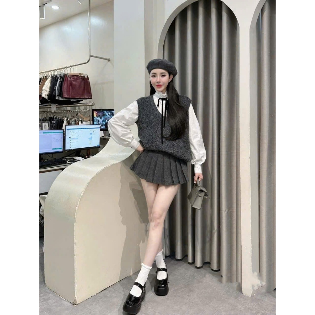 (Set 3 Món): Áo Gile Len Tiêu Xám+ Áo Sơ Mi Dài Tay Đính Nơ+ Chân Dạ Xếp Ly Phong Cách Tiểu Thư, Sang Chảnh -Ảnh Lollaye | BigBuy360 - bigbuy360.vn