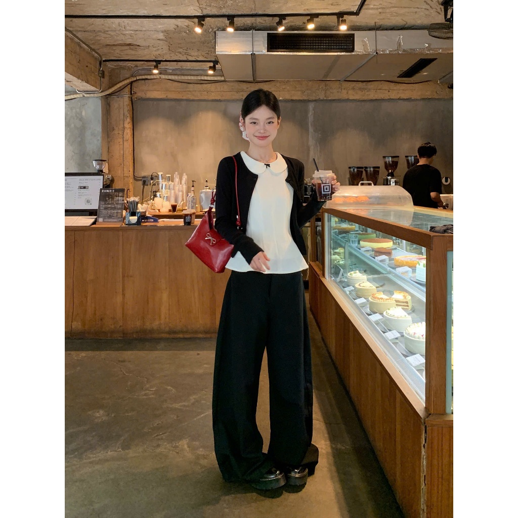 (Set 2 Món): Set Áo Cadigan Len Đen+Áo Trắng Cổ Sen Ngắn Dễ Mặc, Dễ Phối Diện Đi Chơi, Đi Cafe Hay Ở Nhà Đều Xinh | BigBuy360 - bigbuy360.vn