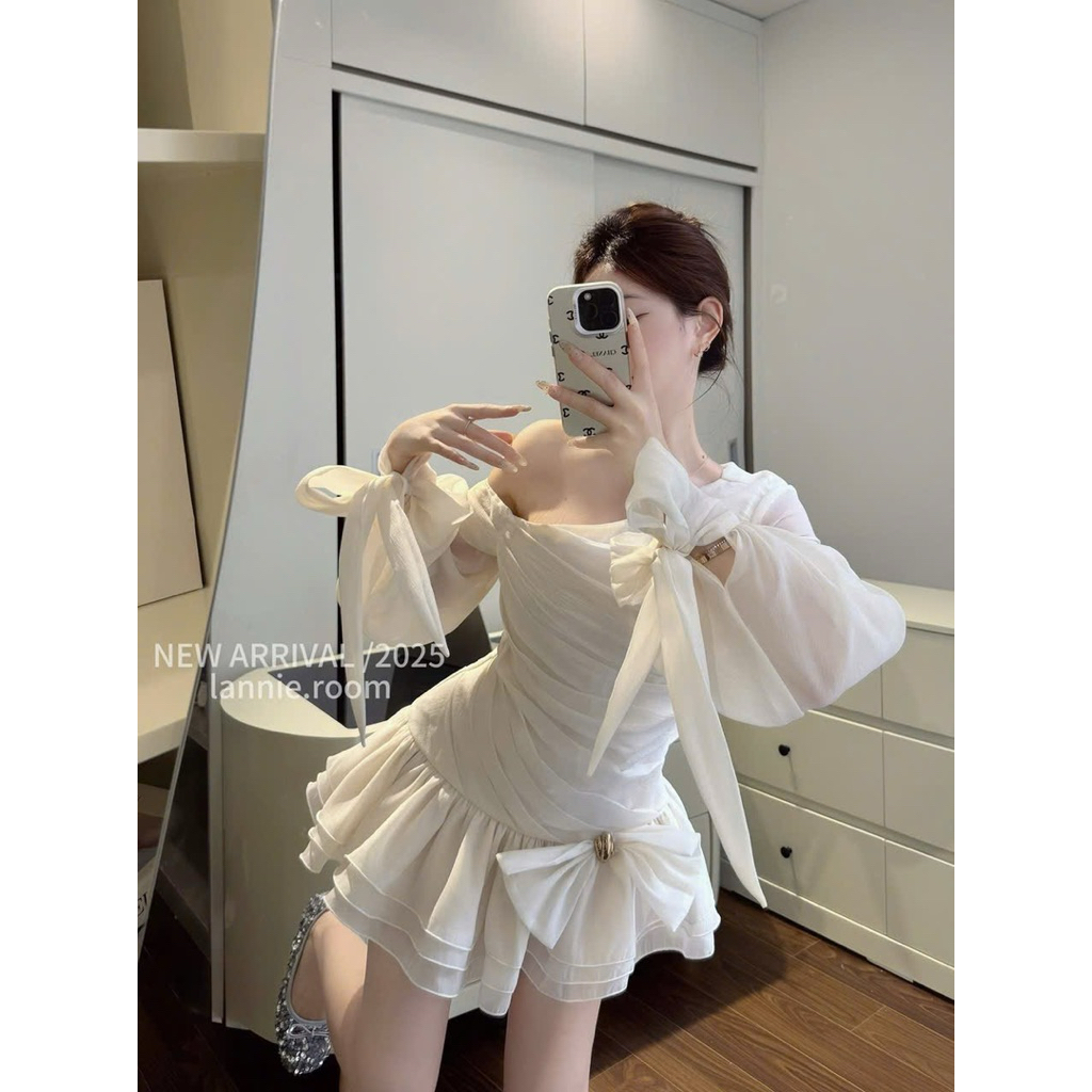  Đầm váy nữ lệch vai buộc nơ chiết eo chân váy 3 tùng bồng be kem dáng ngắn có quần bảo hộ thiết kế CHOUCHOU TỰ MAY lyn 