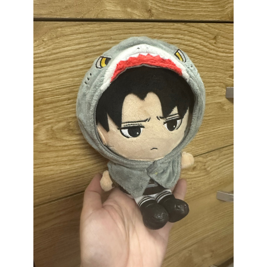 [có sẵn]Attack on Titan Levi Plush Doll gấu bông