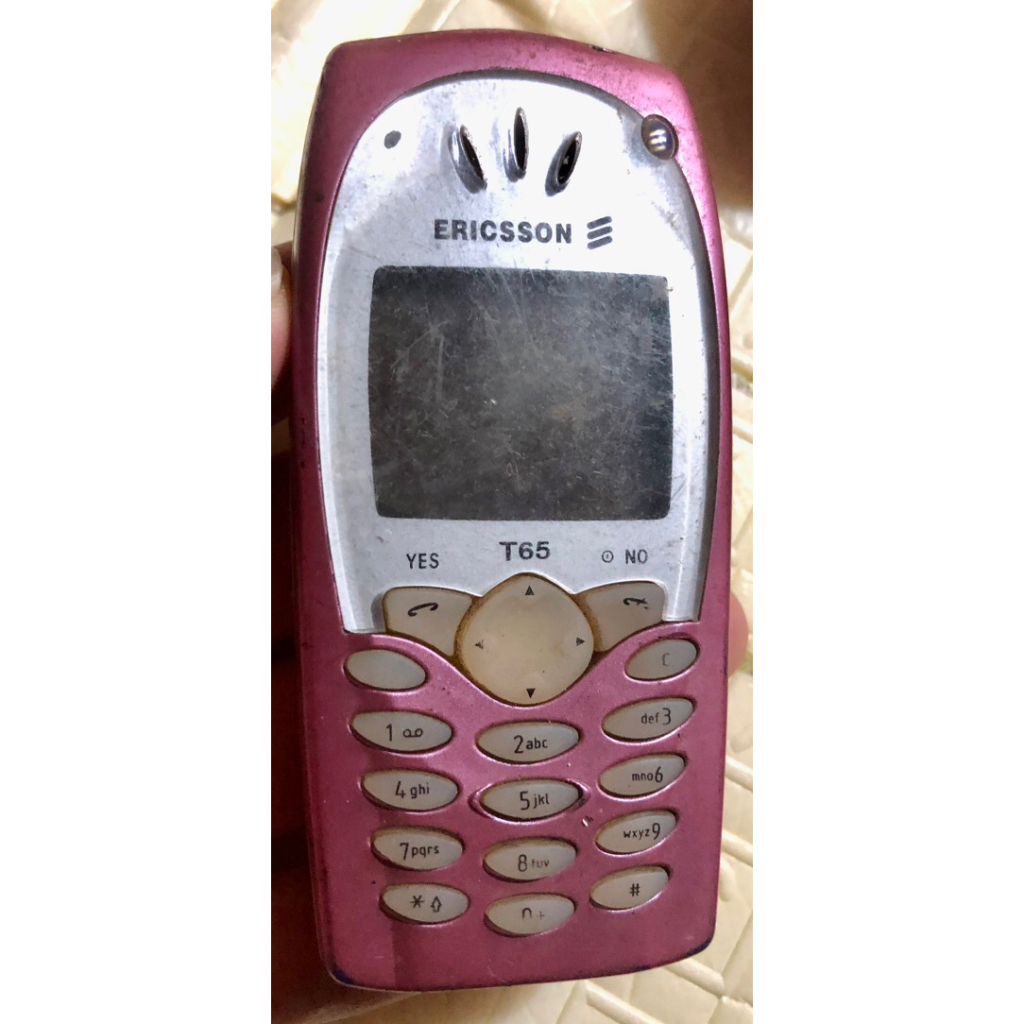 Xác Sony Ericsson T65 không bin sạc, k rõ tình trạng, ae sưu tầm nghiên cứu vọc vạch hoài niệm đồ cổ