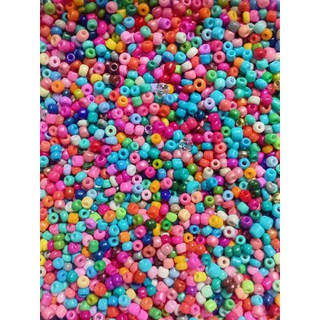 Bộ 1000 hạt xấp xỉ 1,5mm đến 2mm dùng làm trang sức( Lưu ý hạt rất nhỏ, các bạn kéo xem ảnh hạt đổ ra lòng bàn tay)