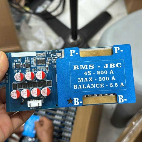 Mạch BMS JBC 4s-200A-max 300A tích hợp cân bằng chủ động 5,5A loại tốt