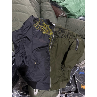 Áo khoác bomber cánh chim 2 màu đen và xanh chuối thêu trước sau