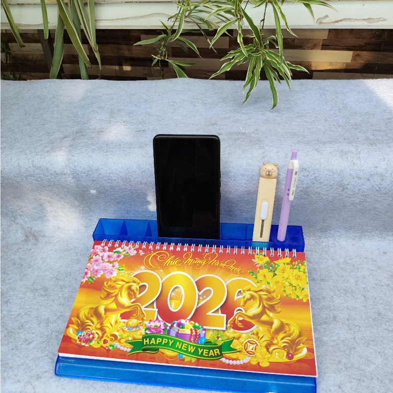 Lịch để bàn tuần 2026 đế nhựa giấy dày có ghi chú có lịch âm( lịch đế nhựa 2 bà trưng)