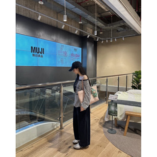 [Steezy] Áo pull giấy mỏng dài tay kẻ in chữ IT WOULD form rộng, áo thun lệch vai phong cách năng động - P6558