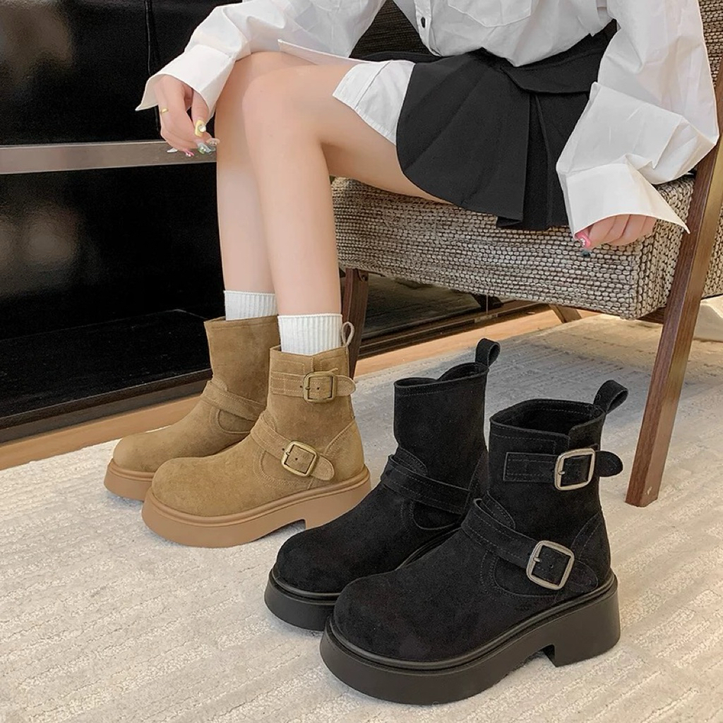 Boots da lộn cho nữ cổ ngắn khoá khuy cài vuông đế cao 4cm