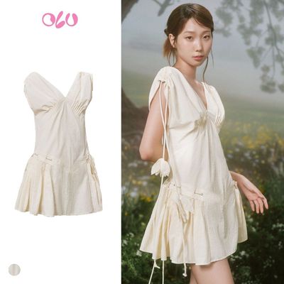 Đầm OLV suông ngắn cổ V chi tiết dây hoa thanh lịch Cream V Neck Tied Sleeves Mini Dress đi tiệc