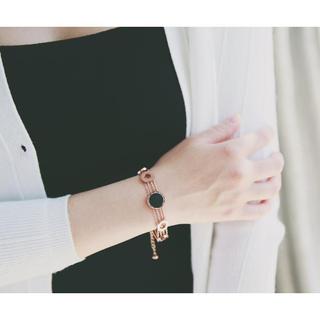 Lắc Tay Nữ Bản To Sang Trọng Titan Không Đen Ko Ngứa An Toàn Cho Sức Khỏe TT 1952