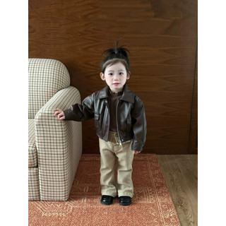   Sẵn áo 90   Set Áo Khoác Da Khoá Kéo Màu Nâu Và Quần Dài Ống Loe Dành Cho Bé Gái Phong Cách Thời Trang Hàn Quốc 