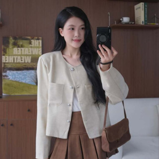 Áo Khoác Dạ Tweed Kiểu Nữ Dáng Cổ Tròn Túi Vuông Chi Tiết Cúc Bạc Mùa Thu Đông Noiree - NA594