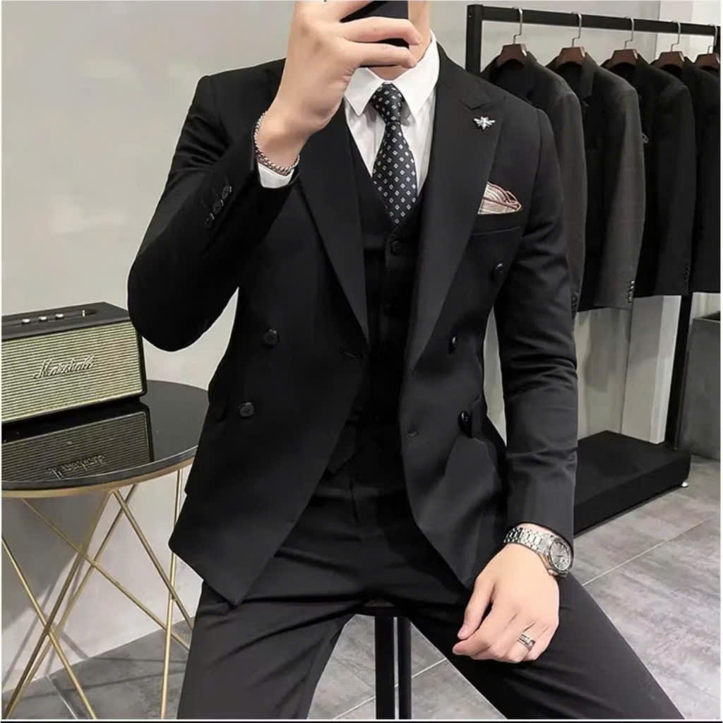 Bộ vest nam 6 khuy, Áo 3 lớp có độn vai, Quần âu vest form chuẩn cao cấp. Chát vải chéo 79 cứng form. Tặng Cavat + Ghim