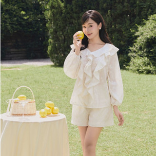 Set áo nữ phối bèo xiên Joana BEAUTEBYV thô chỉ thêu hoa dáng tay bồng tiểu thư, cổ phối điệu, quần short nữ