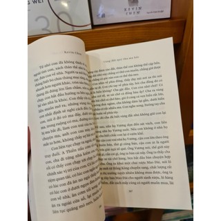 Sách - Vùng đất quỷ tha ma bắt (Kevin Chen)