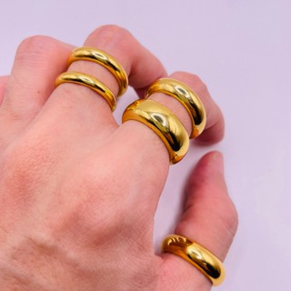  Nhẫn tròn trơn màu vàng chất liệu bằng titan bền đẹp có dập kí hiệu đủ size cho nam và nữ trangsucmoiluatuoi.RIN 