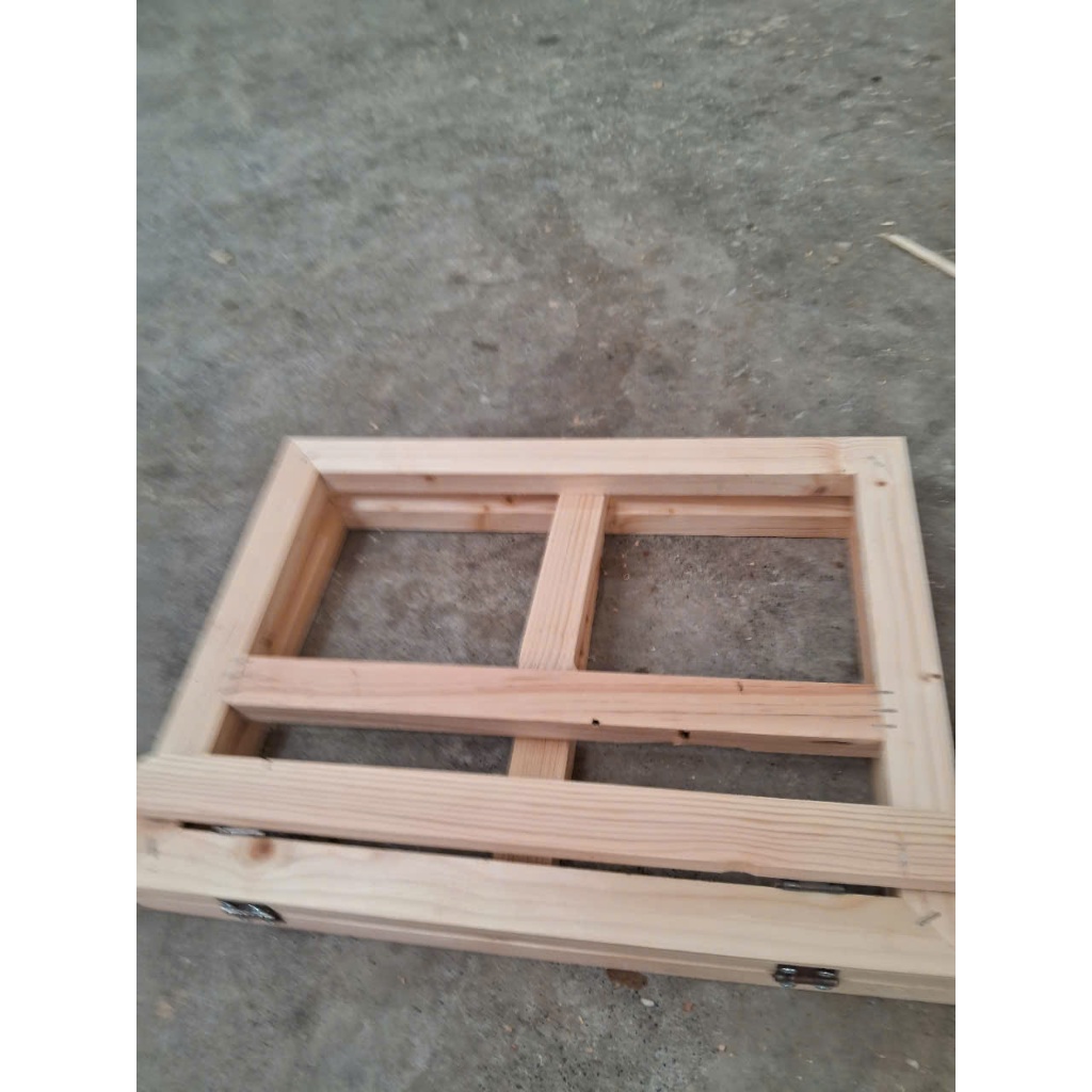 Giá vẽ để bàn kiểu mới không trôi dùng được cho các toan trong shop