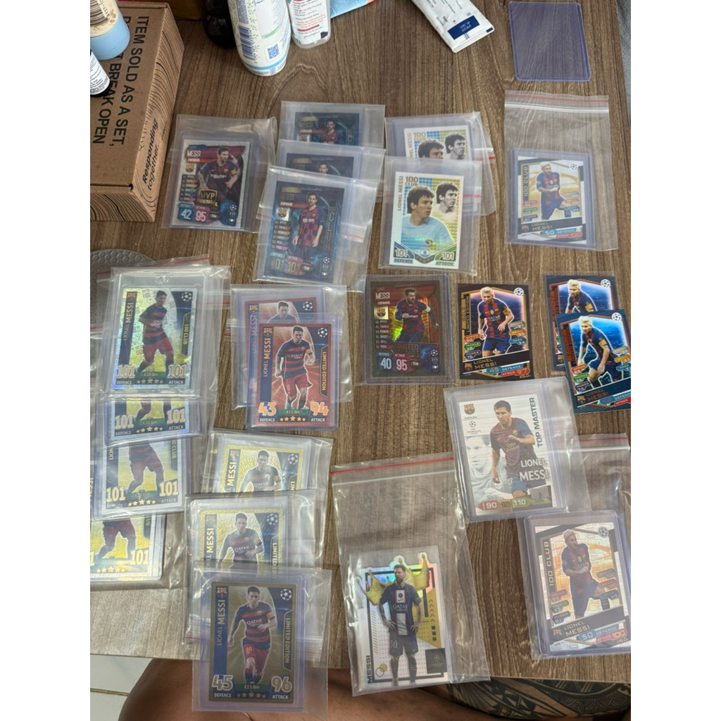 Thẻ Cầu Thủ Bóng Đá Match Attax Messi Siêu Hiếm VIP Match Attax M10 Messi