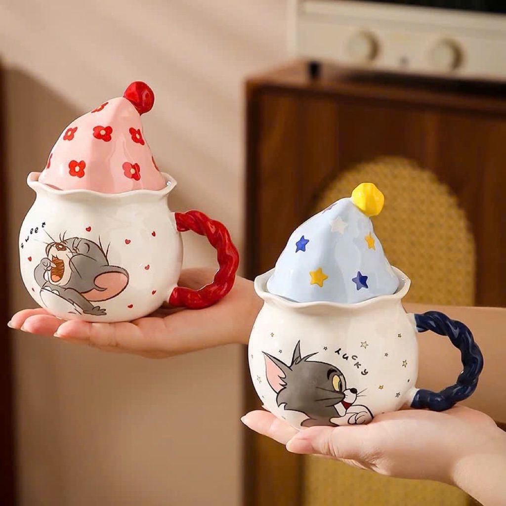 Ly kèm nắp sứ in hình Tom & Jerry có quai cầm [kèm hộp quà]